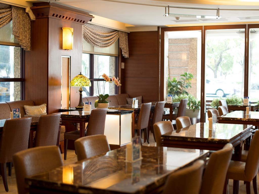 Hotel Dion Taichung Buitenkant foto