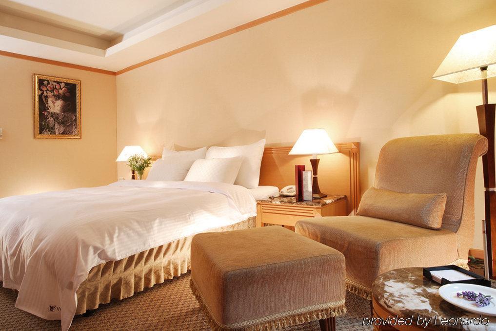 Hotel Dion Taichung Kamer foto